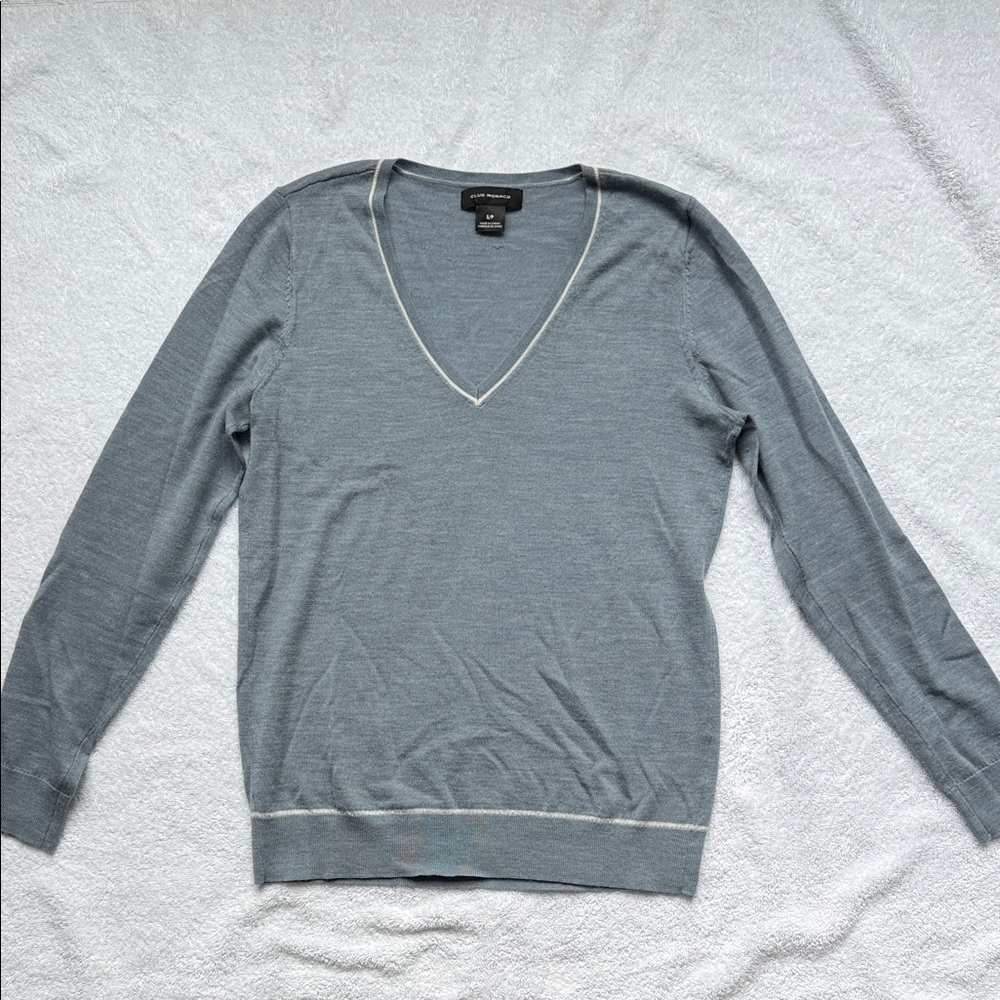 Club Monaco Women's Gray V-Neck Sweater